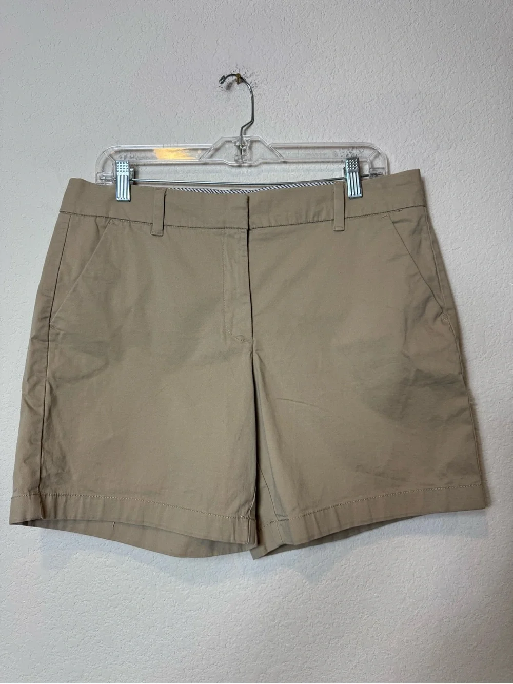Tommy Hilfiger Women's Mid-Rise Tan Bermuda Shorts Cotton Stretch Casual Size 12